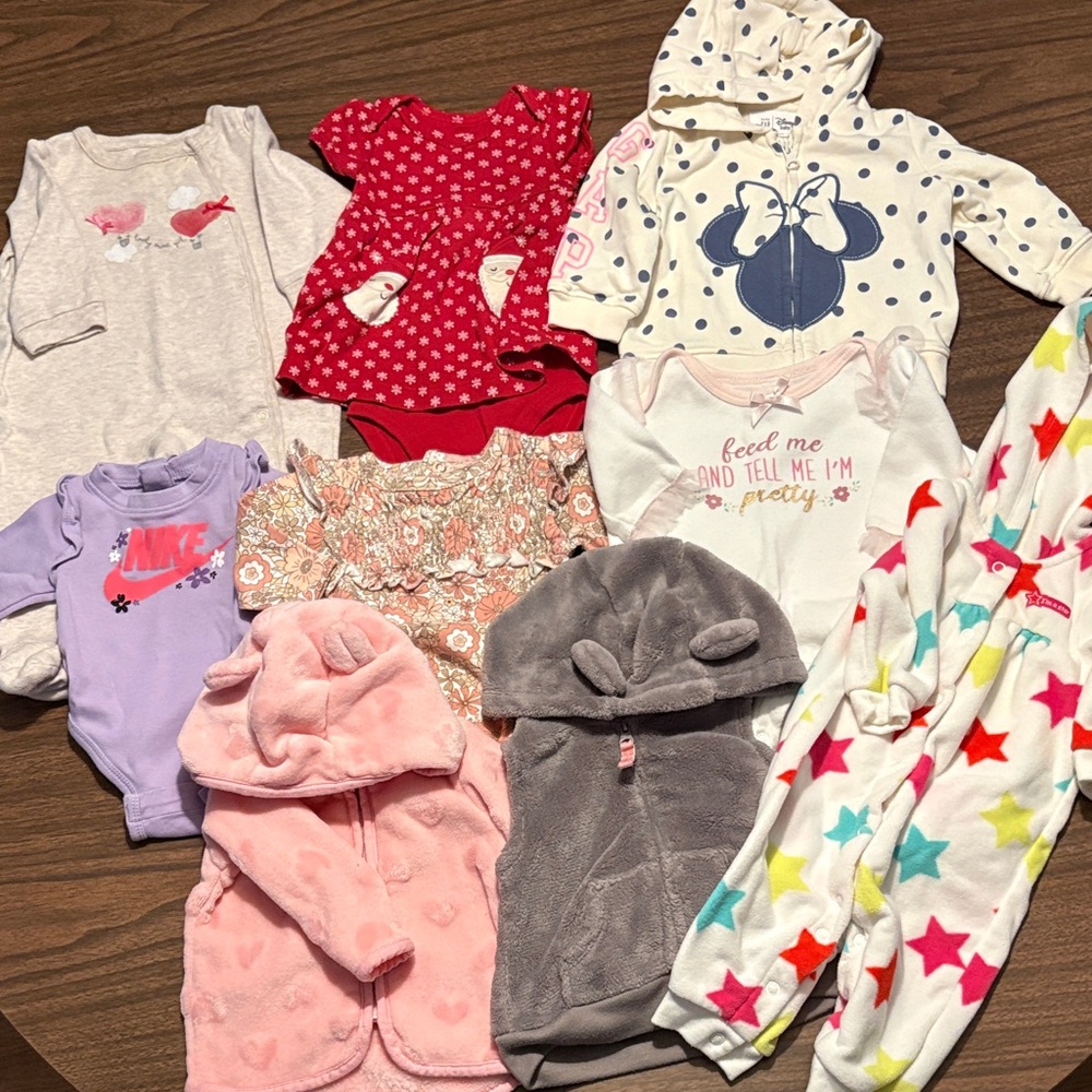 Bundle of 9 Baby Girl Clothes 0-3 3 Months 3-6 Months Gap Nike Carters ETC